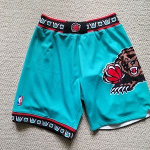 Mitchell and Ness Hardwood Classics Vancouver Grizzlies shorts